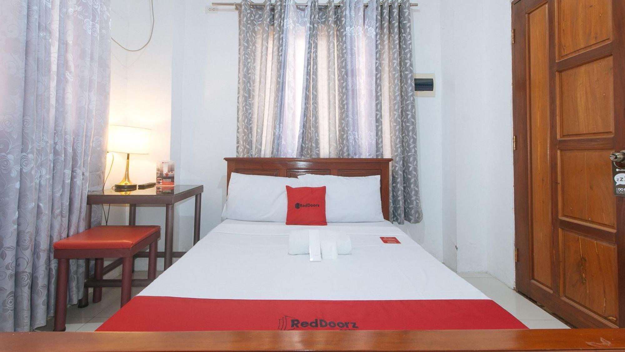 Отель Reddoorz Near Lrt 2 Antipolo Station Экстерьер фото